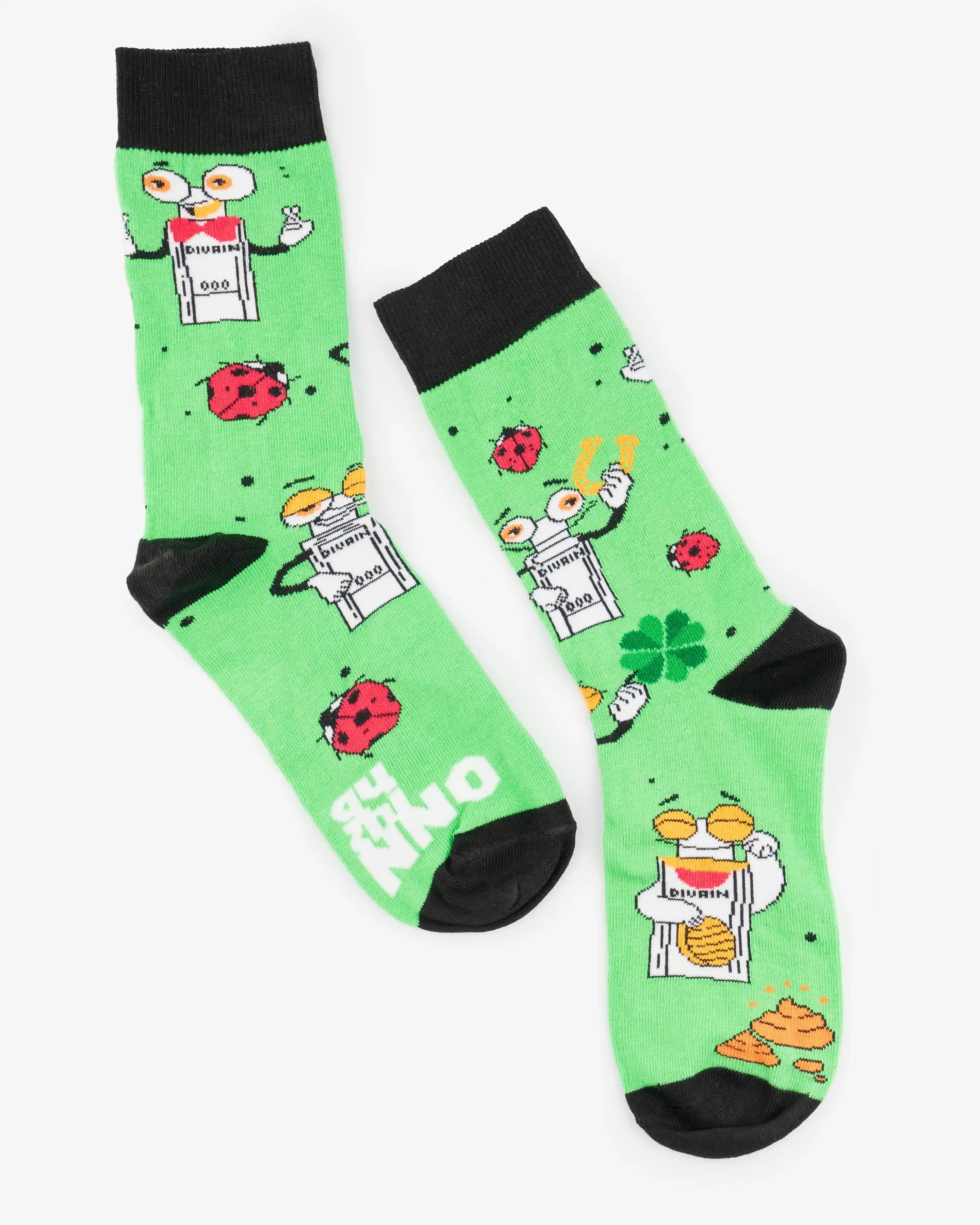 Grüne Socken mit Zeichnungen unserer Figur guchinno